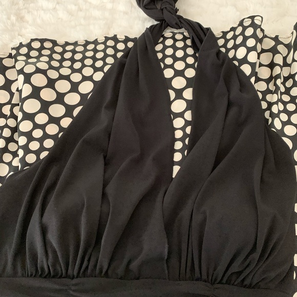 (Connected apparel) Woman’s dress with satin Skirt and a stretch on top - Picture 9 of 16